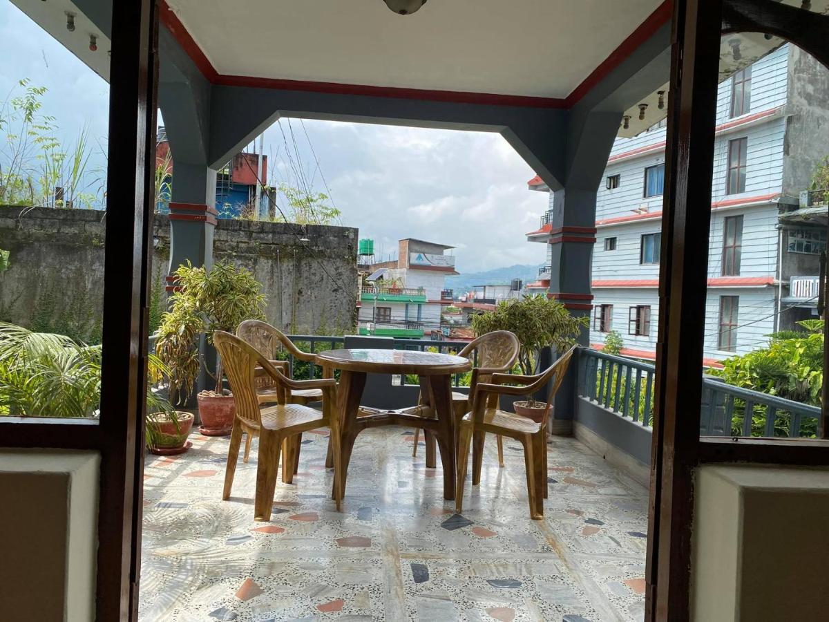 Hotel Blue Magnet Pokhara Exterior foto