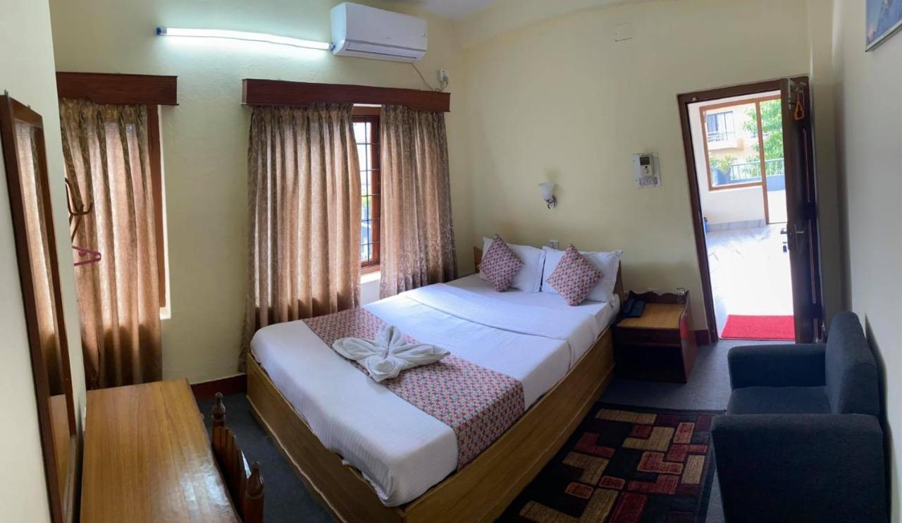 Hotel Blue Magnet Pokhara Exterior foto