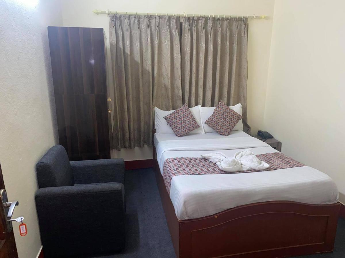 Hotel Blue Magnet Pokhara Exterior foto
