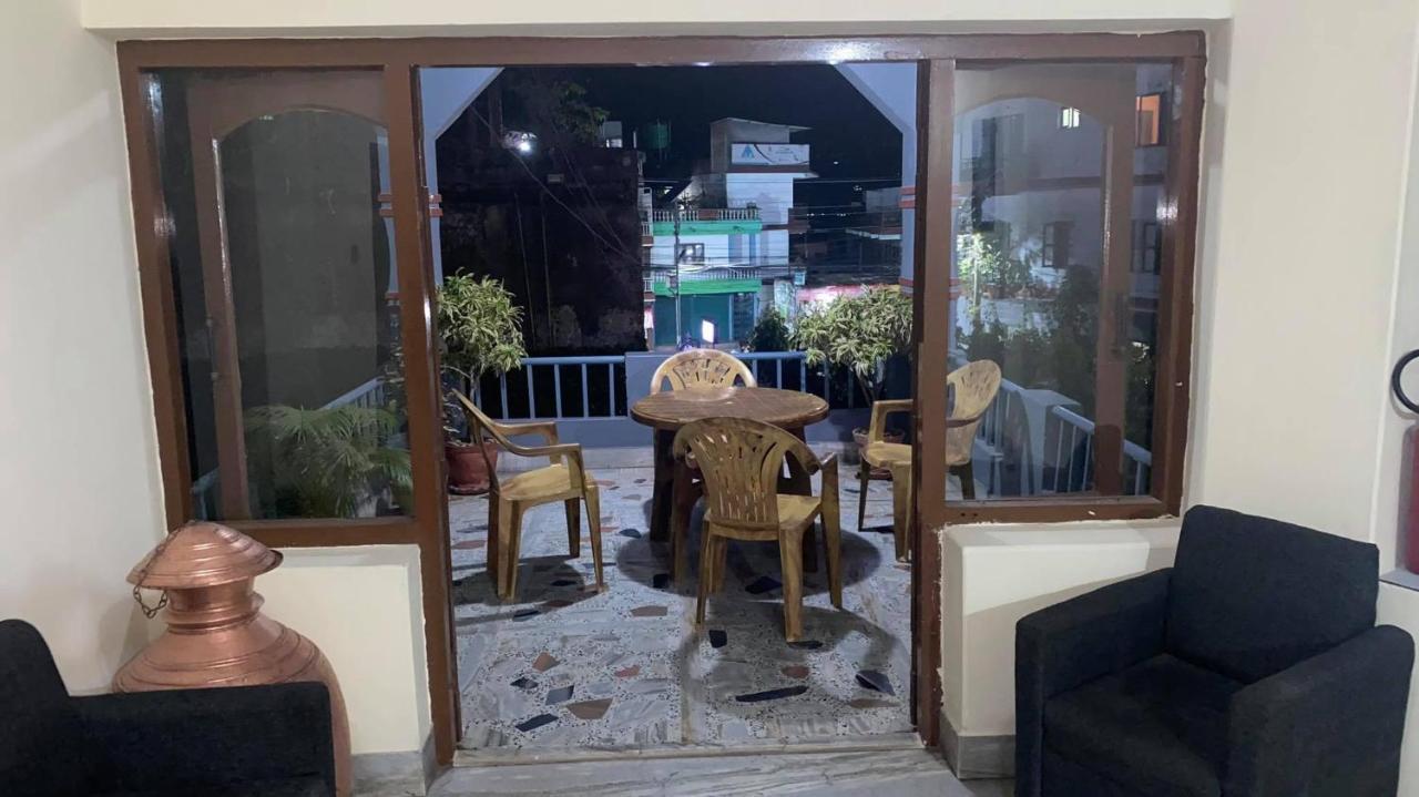Hotel Blue Magnet Pokhara Exterior foto