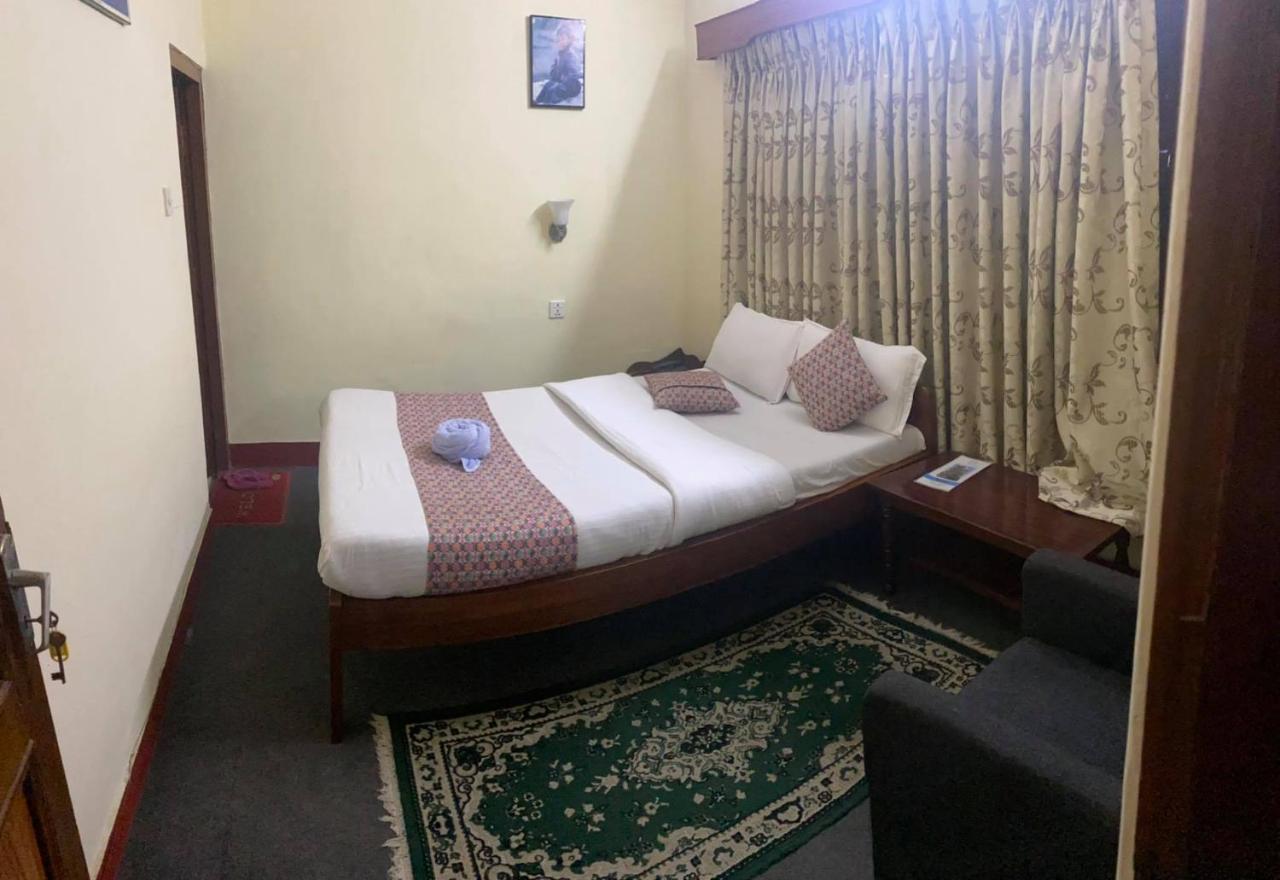 Hotel Blue Magnet Pokhara Exterior foto
